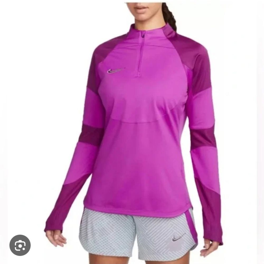 Nike Women's Therma Fit Strike 3/4 Zip. - Magenta